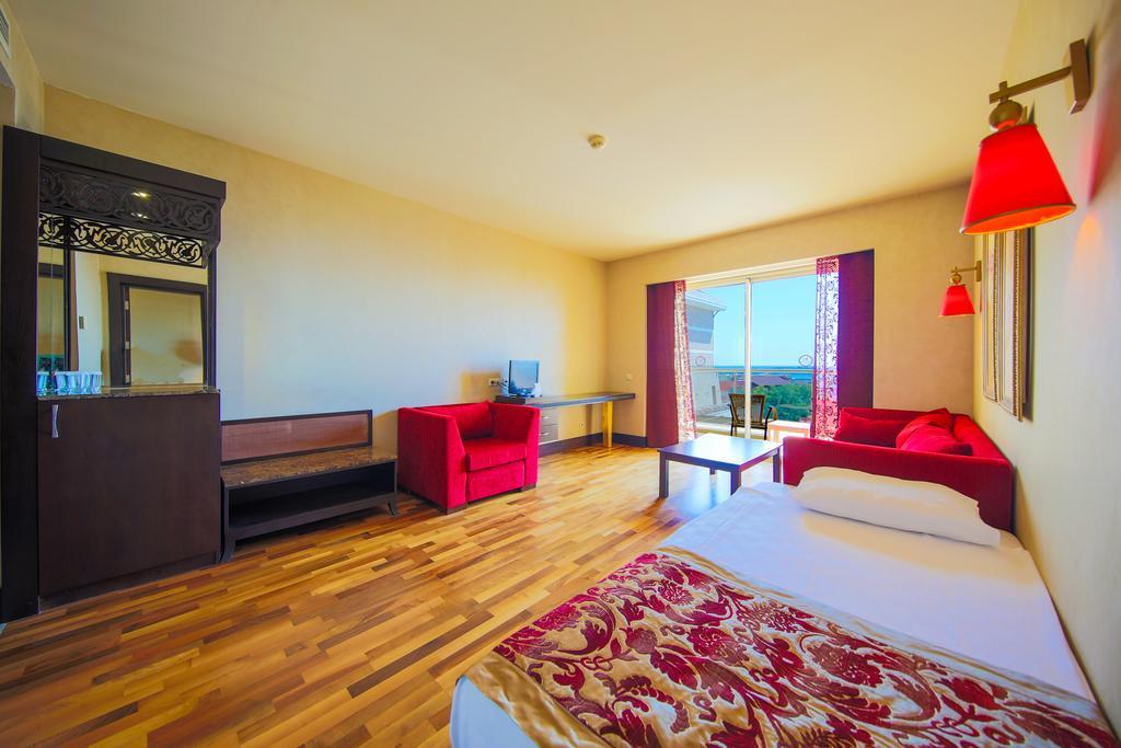 Horus Paradise Resort Side Exterior photo